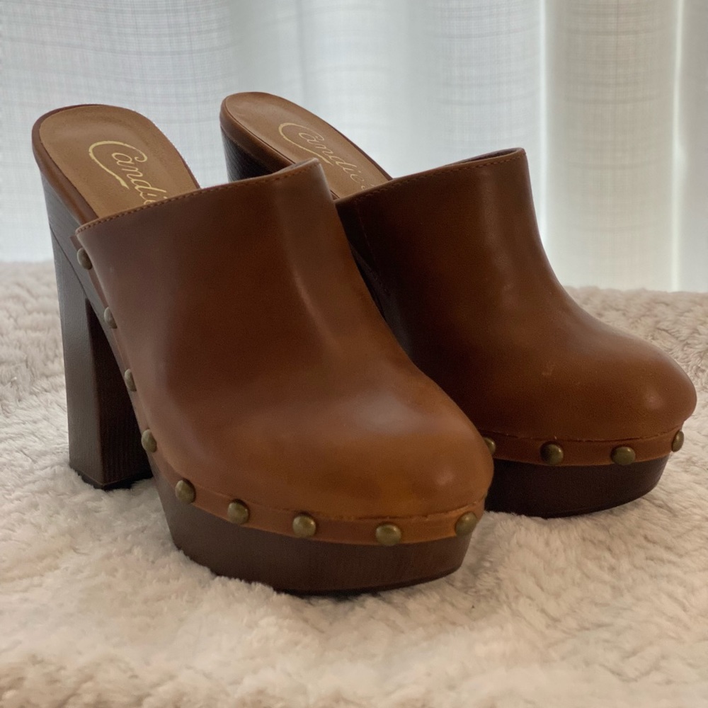 Candie's Vintage Style Platform Clogs